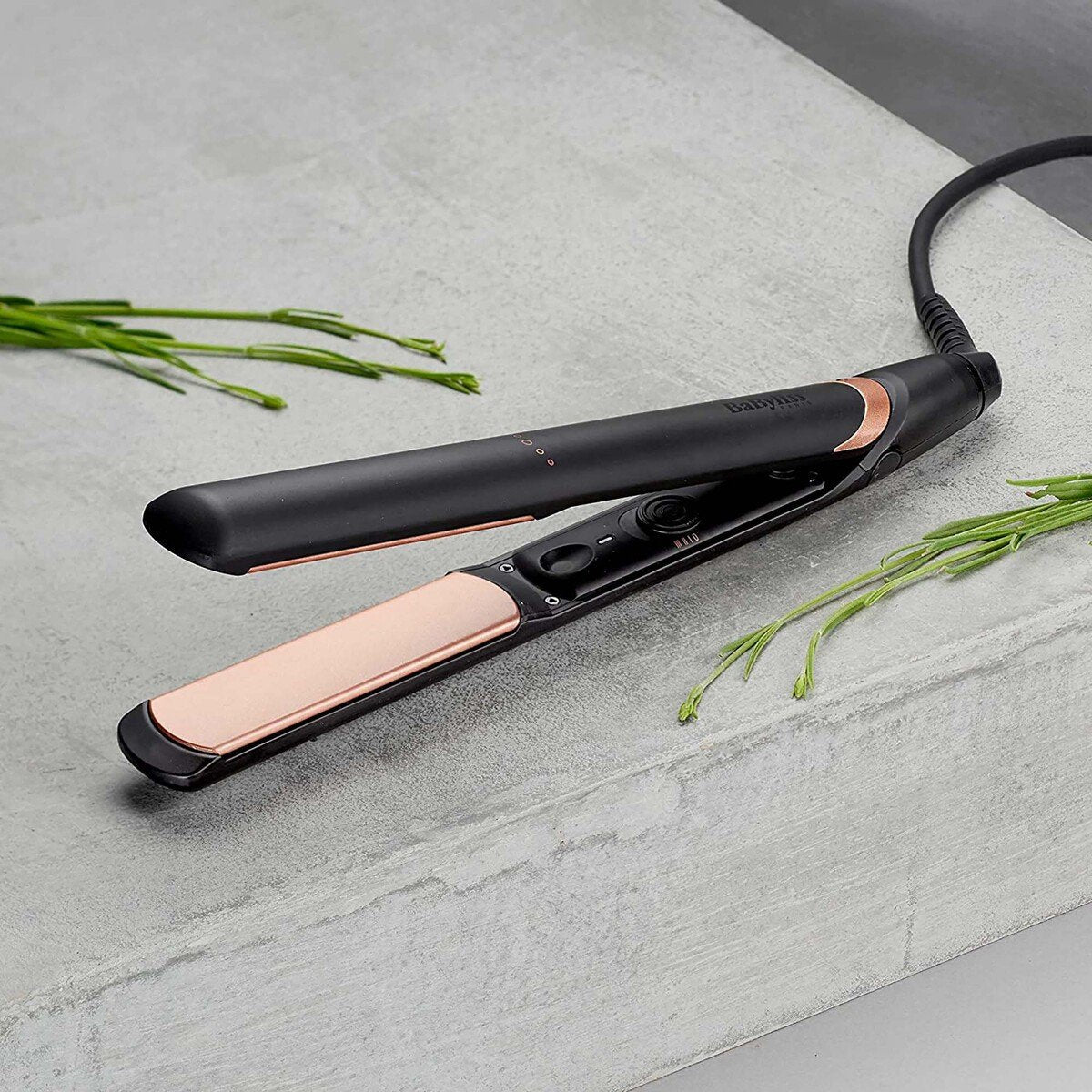 GETIT.QA- Qatar’s Best Online Shopping Website offers BABYLISS 28MM ADVANCED CERAM BRONZE NANO QUARTZ CERAMIC HAIR STRAIGHTENER ST598SDE at the lowest price in Qatar. Free Shipping & COD Available!
