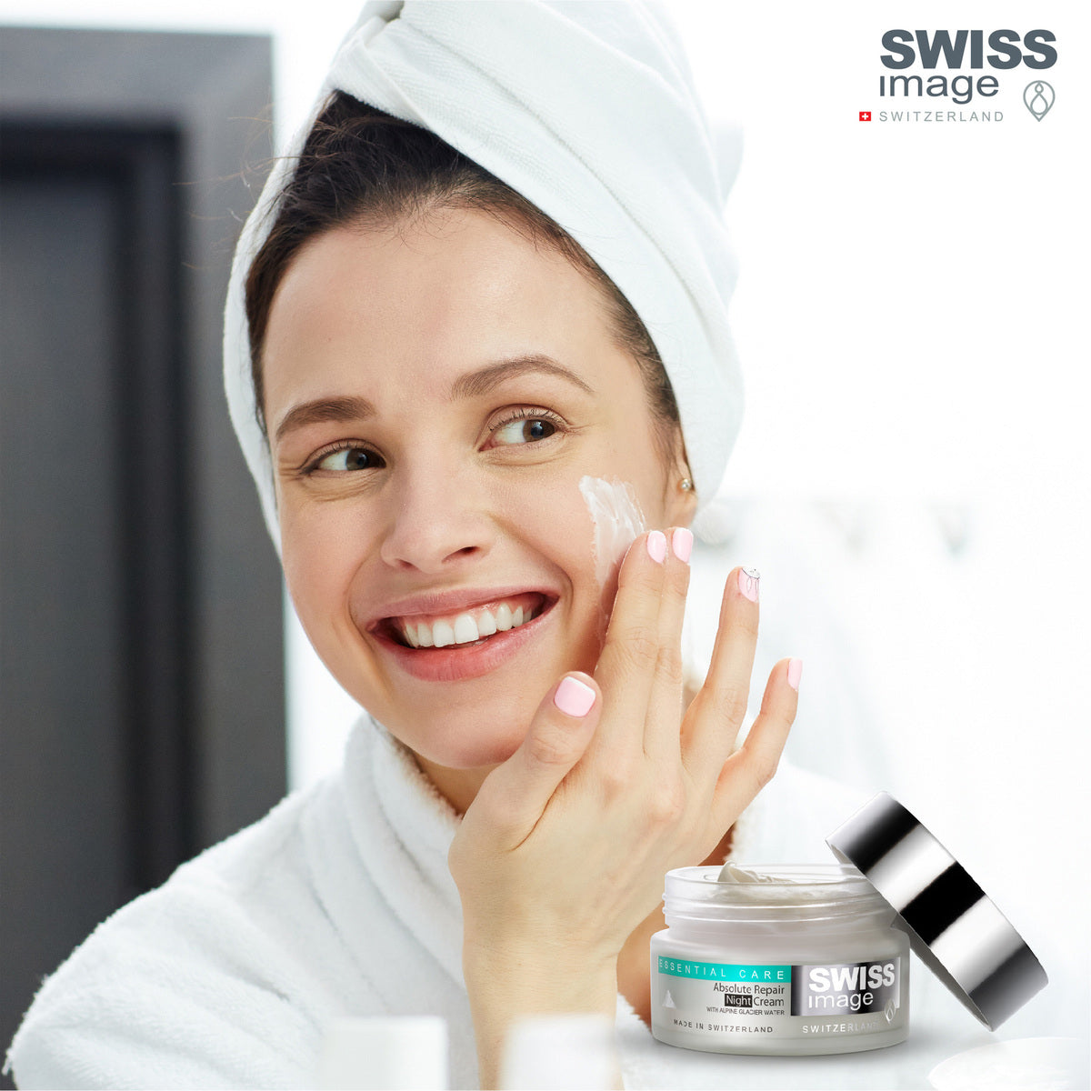 GETIT.QA- Qatar’s Best Online Shopping Website offers SWISS IMAGE ESSENTIAL CARE ABSOLUTE REPAIR NIGHT CREAM 50 ML at the lowest price in Qatar. Free Shipping & COD Available!