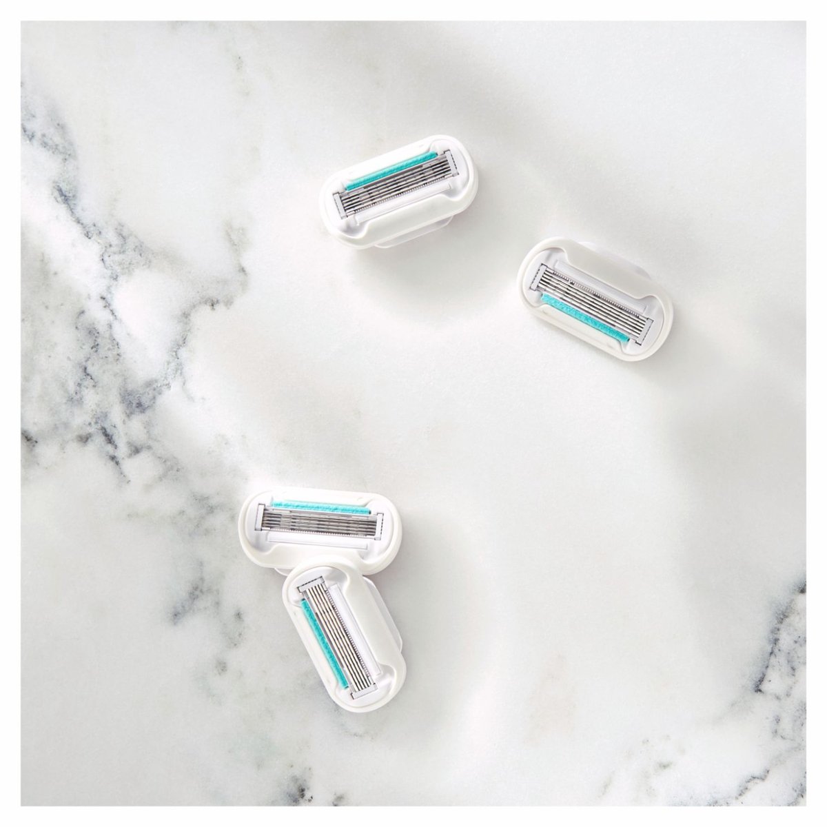 GETIT.QA- Qatar’s Best Online Shopping Website offers GILLETTE VENUS SENSITIVE EXTRA SMOOTH 4 PCS at the lowest price in Qatar. Free Shipping & COD Available!