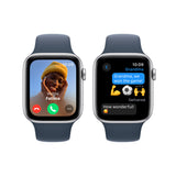 GETIT.QA- Qatar’s Best Online Shopping Website offers APPLE WATCH SE GPS, SILVER ALUMINIUM CASE WITH STORM BLUE SPORT BAND, 40 MM, S/M, MRE13 at the lowest price in Qatar. Free Shipping & COD Available!