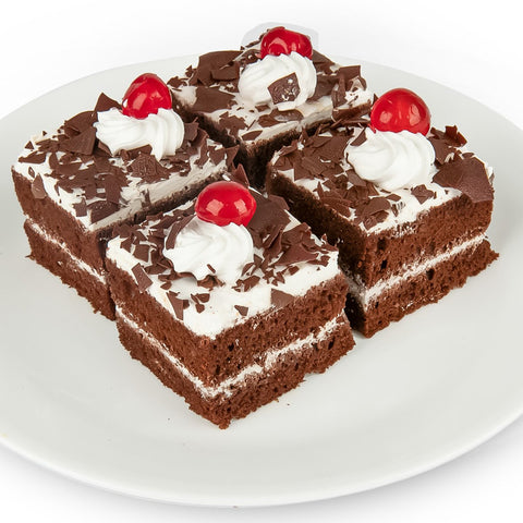 GETIT.QA- Qatar’s Best Online Shopping Website offers Black Forest Pastry Small 4pcs at lowest price in Qatar. Free Shipping & COD Available!