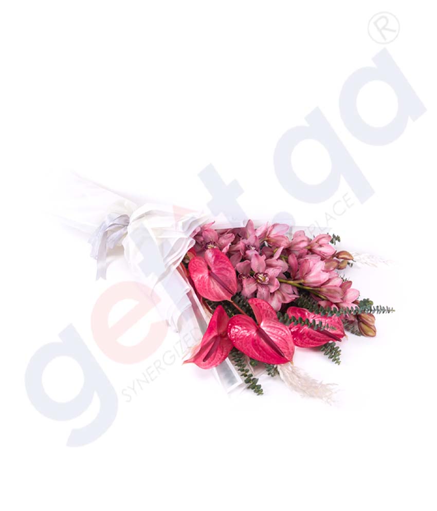 Shop Premiere Exquisite Hand Bouquet Price Online Doha Qatar
